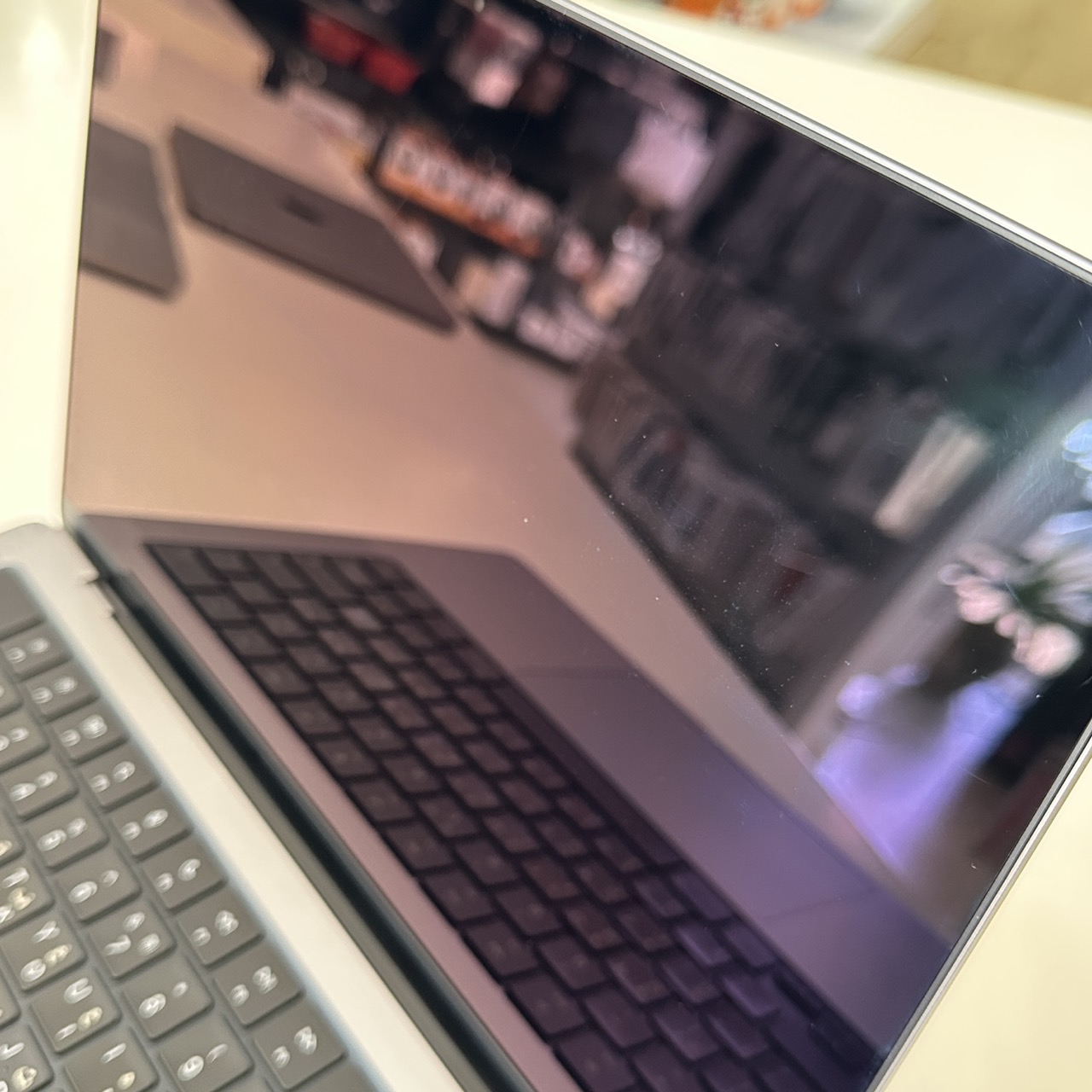 MacBook Pro 14" (2021 - Space Grey)